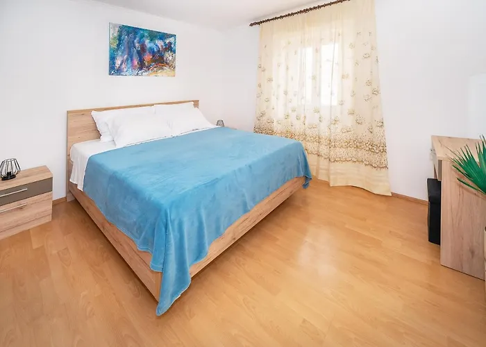 Apartment Sanja With Sea View