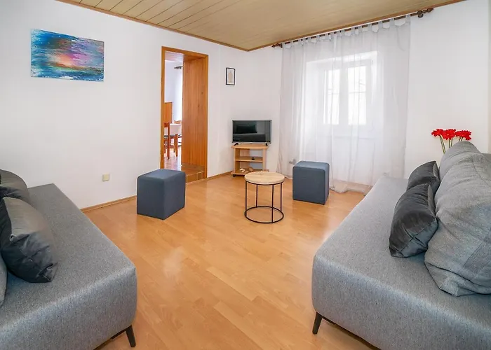 Apartment Sanja With Sea View